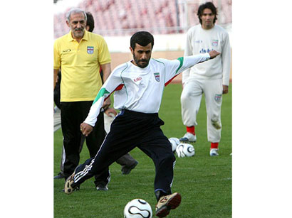 Mahmud Əhmədinejad futbol üzrə milli yığmanın heyətində çıxış edəcək