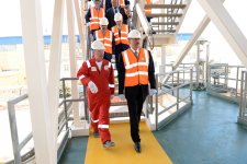 Azerbaijani President inspects construction and installation work at "West Chirag" platform (PHOTO)