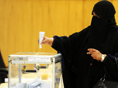 Kuwait votes in early parliamentary polls