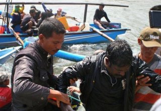 40 illegal Iranian and Afghan refugees expelled from Australia, sent to Papua New Guinea