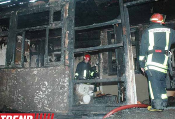 В жилом доме одного из поселков Баку прогремел взрыв, есть пострадавшие