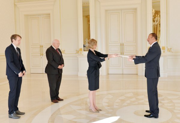 Azerbaijani President receives credentials of new German ambassador  (PHOTO)