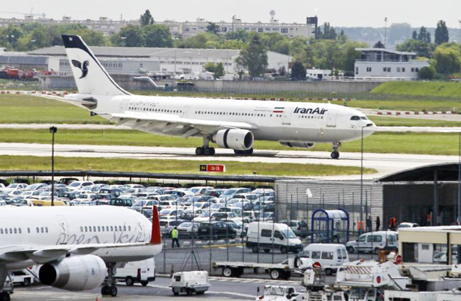 Iran’s airspace open to passing flights