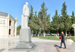 Президент Азербайджана прибыл с визитом в Кюрдамирский район (ФОТО)