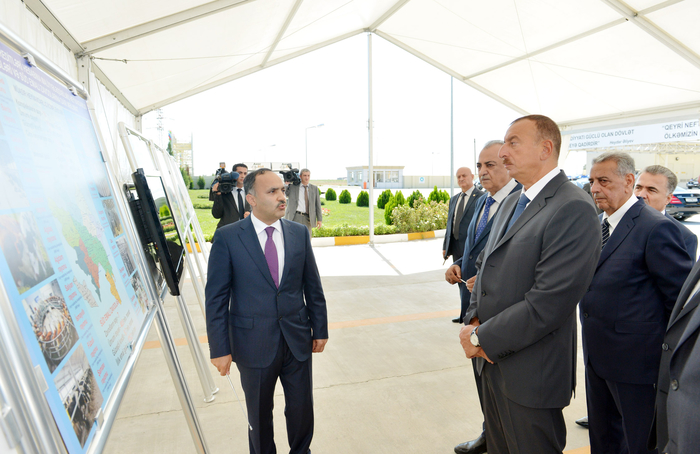 Президент Ильхам Алиев ознакомился с животноводческим и молочным комплексом в Кюрдамире (ФОТО)