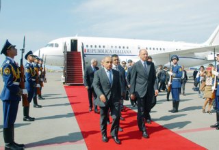 Italian PM arrives in Azerbaijan