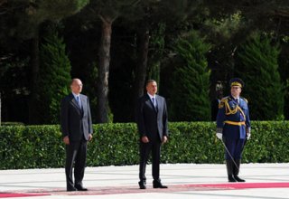 Italian Premier officially welcomed to Azerbaijan (PHOTO)
