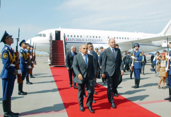 Премьер-министр Италии прибыл в Азербайджан