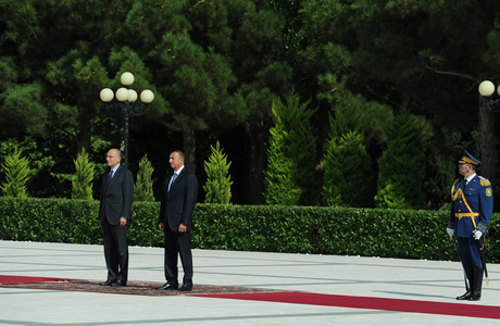 Italian Premier officially welcomed to Azerbaijan (PHOTO)