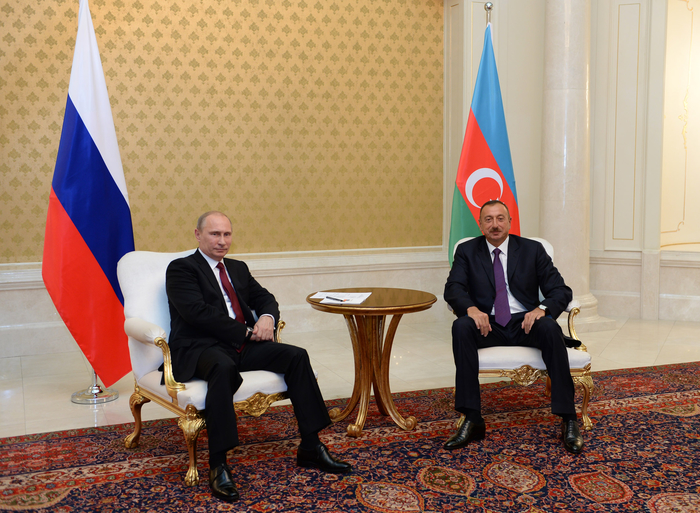 Presidents of Azerbaijan and Russia meet one-on-one (PHOTO)