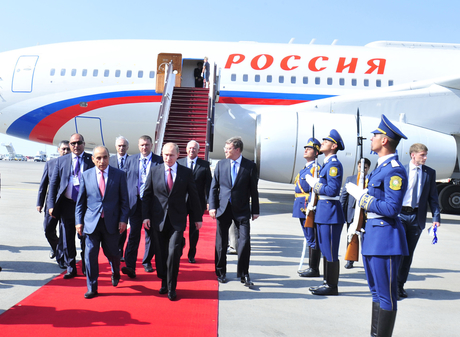 Russian President arrives in Azerbaijan  (PHOTO)