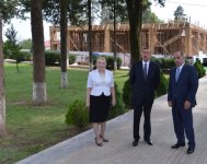 Президент Азербайджана ознакомился с ходом строительства Центра Гейдара Алиева в Огузе (ФОТО)