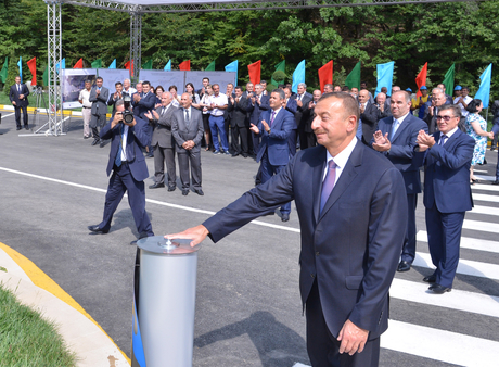 Ильхам Алиев: В каждом городе Азербайджана реализуются инфраструктурные проекты, ведется работа для того, чтобы людям жилось комфортно (ФОТО)