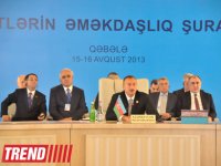 Azerbaijani president proposes holding joint exhibition of tourism potential of Turkic-speaking countries (PHOTO)
