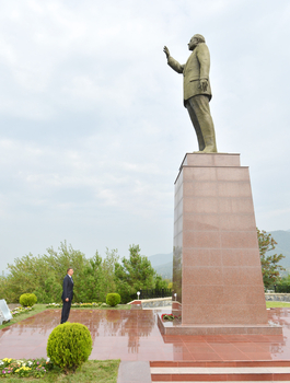 Azerbaijani President arrives in Balaken District (PHOTO)