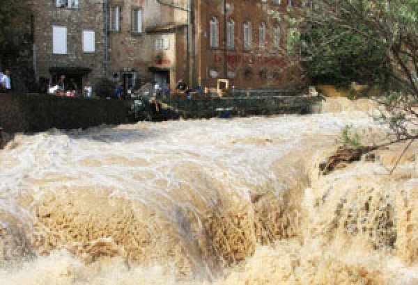 Mud flows leave two dead in Turkey