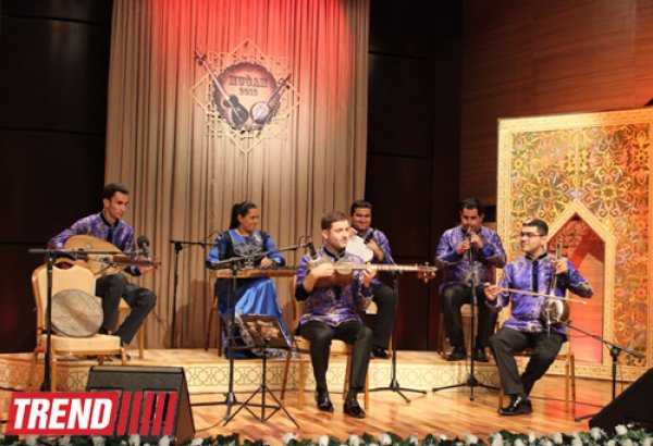 В Астане с большим успехом прошел концерт азербайджанского инструментального ансамбля "Мугам"