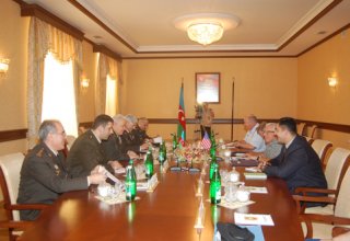 Министр обороны Азербайджана встретился с командующим американской гвардией