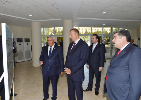 Azerbaijani President Ilham Aliyev familiarizes with conditions in new building of school in Sabirabad District (PHOTO)