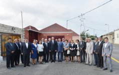 Президент Ильхам Алиев ознакомился с капитальным ремонтом и реконструкцией внутрипоселковых дорог в Маштаге (ФОТО)