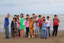 В Азербайджане для детей из семей беженцев и вынужденных переселенцев разработана  экологическая программа "Зеленая Школа" (фото)