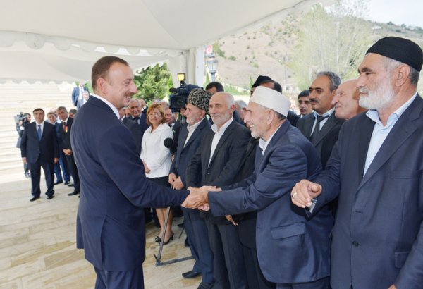 Президент Ильхам Алиев: В центре нашей политики находится гражданин Азербайджана (ФОТО)