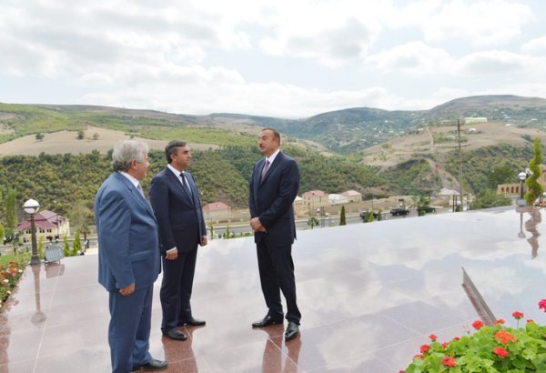 Президент Азербайджана прибыл в Ярдымлинский район (ФОТО)