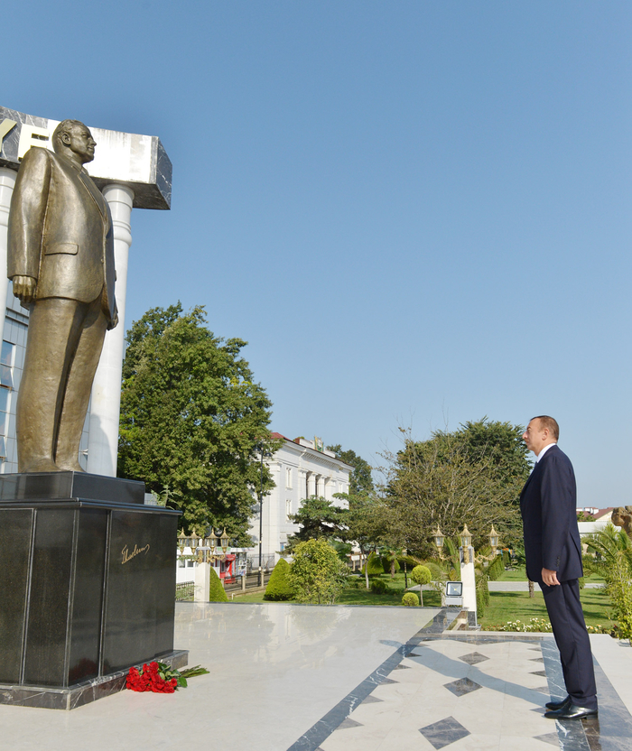 Президент Ильхам Алиев прибыл в город Лянкяран (ФОТО)