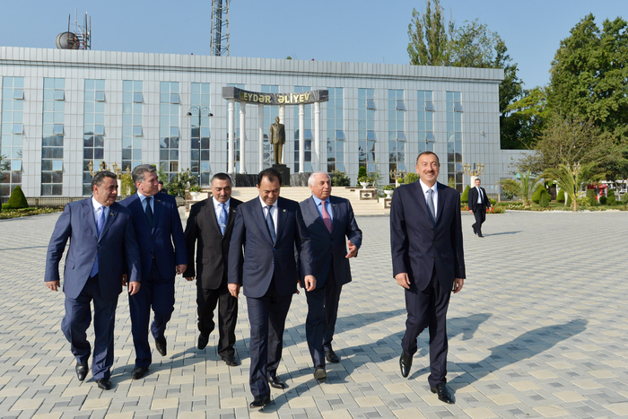Президент Ильхам Алиев прибыл в город Лянкяран (ФОТО)