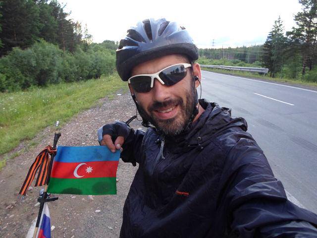 Рамиль Зиядов находится на пути к Пекину - велопробег "Я горжусь тем, что я азербайджанец" (фото)