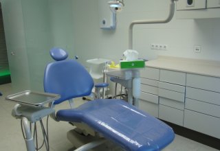 В Азербайджане стоматологические кабинеты открывают не только врачи - депутат