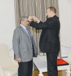 Prezident xalq artisti Arif Məlikova "Heydər Əliyev" ordeni təqdim edib (ƏLAVƏ OLUNUB) (FOTO)