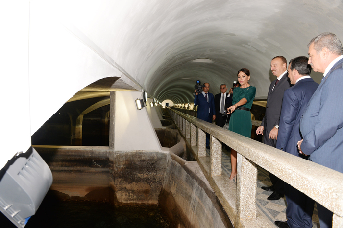 Президент Азербайджана и его супруга приняли участие в открытии нового здания центральной лаборатории ОАО "Азерсу" (ФОТО)