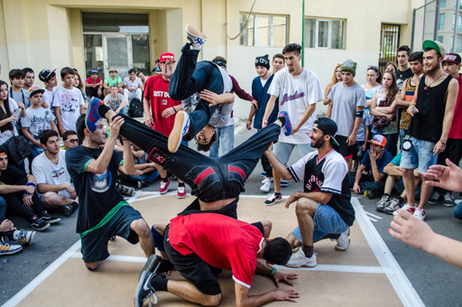 В Баку прошел чемпионат по уличным танцам (фотосессия)
