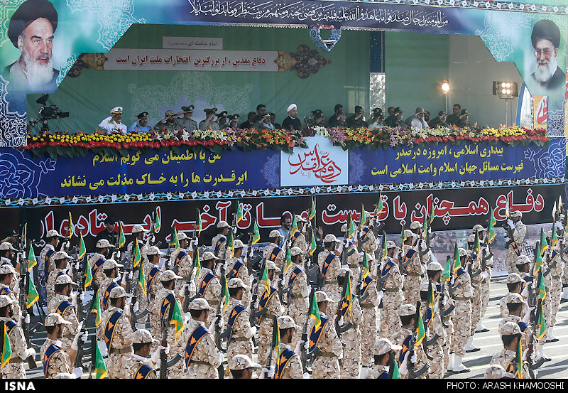 Military parade held in Iran (PHOTO)
