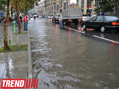 Дождевой канализацией оборудовано до 20% автодорог Баку