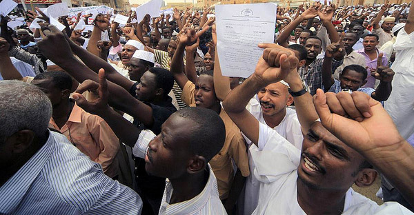 Во время антиправительственных митингов в Судане убиты четыре человека