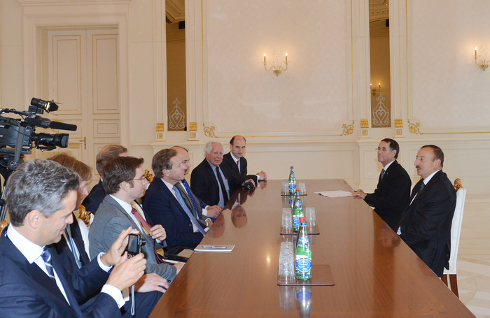 Президент Азербайджана принял делегацию во главе с посланником премьер-министра Великобритании по вопросам торговли