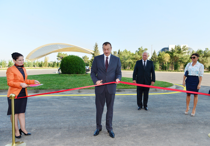 Президент Азербайджана и его супруга приняли участие в открытии здания  Управления воздушного движения AZAL (ФОТО)