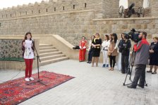 В Баку прошла выставка "Дружба двух народов" (фото)