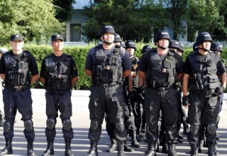 Во время разгона митинга в Бишкеке пострадали 18 милиционеров
