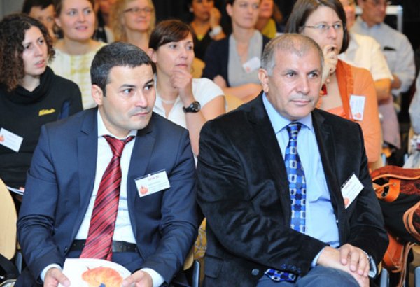 Азербайджан принял участие в конференции "Природные краски в истории и археологии" во Франции (фото)