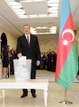 Azərbaycan Prezidenti və xanımı səsvermədə iştirak ediblər (ƏLAVƏ OLUNUB) (FOTO)