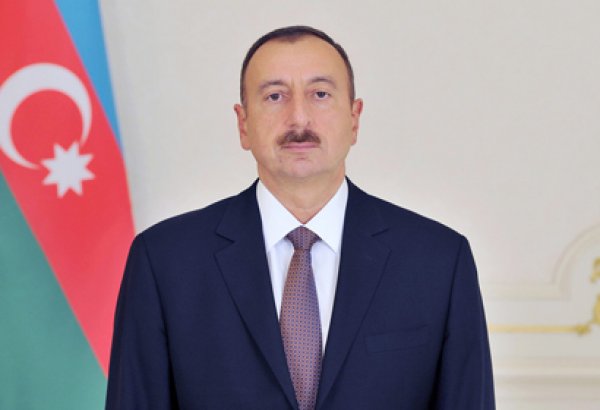 Президент Ильхам Алиев поздравил азербайджанцев мира с Днем солидарности