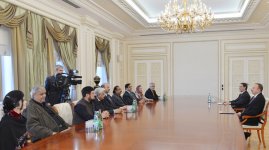 Президент Азербайджана принял делегацию во главе с зампредседателя Сената Пакистана