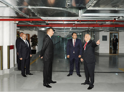 Ильхам Алиев ознакомился с условиями, созданными в двухэтажной подземной парковке на пр. Нефтяников в Баку (ФОТО)