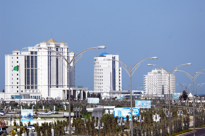 В туркменской Авазе проходит международный форум по транспорту и логистике