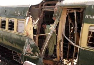 11 killed in Pakistan bombing, shooting