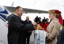 Azerbaijani President arrives in Belarus to attend CIS summit (PHOTO)