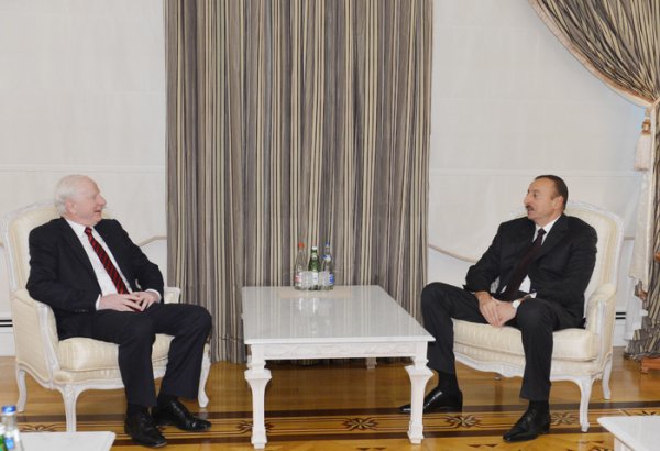 Azerbaijani President receives president of European Olympic Committees (PHOTO)